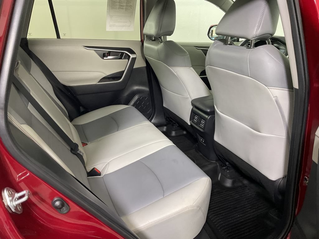Used 2020 Toyota RAV4 XLE Premium AWD/4WD image 24
