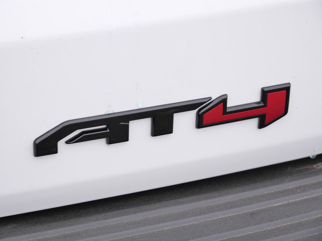 New 2026 GMC Yukon AT4 Ultimate AWD/4WD image 14