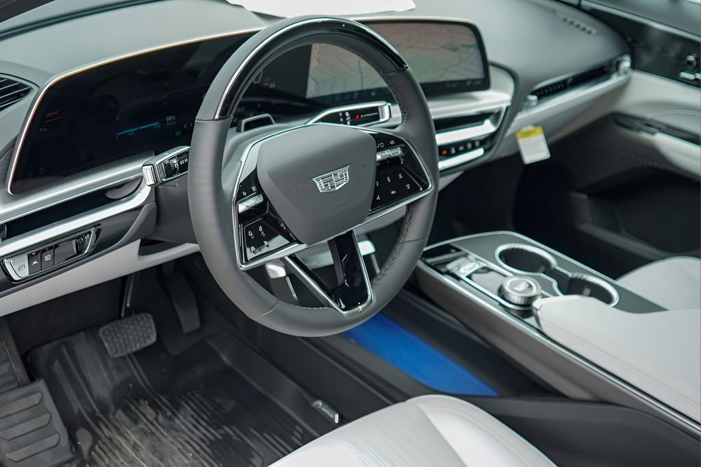 New 2026 Cadillac Lyriq Luxury w/ LPO, Floor Liner Package AWD/4WD image 9
