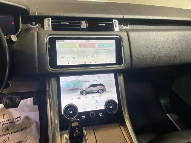 Used 2018 Land Rover Range Rover Sport HSE AWD/4WD image 14