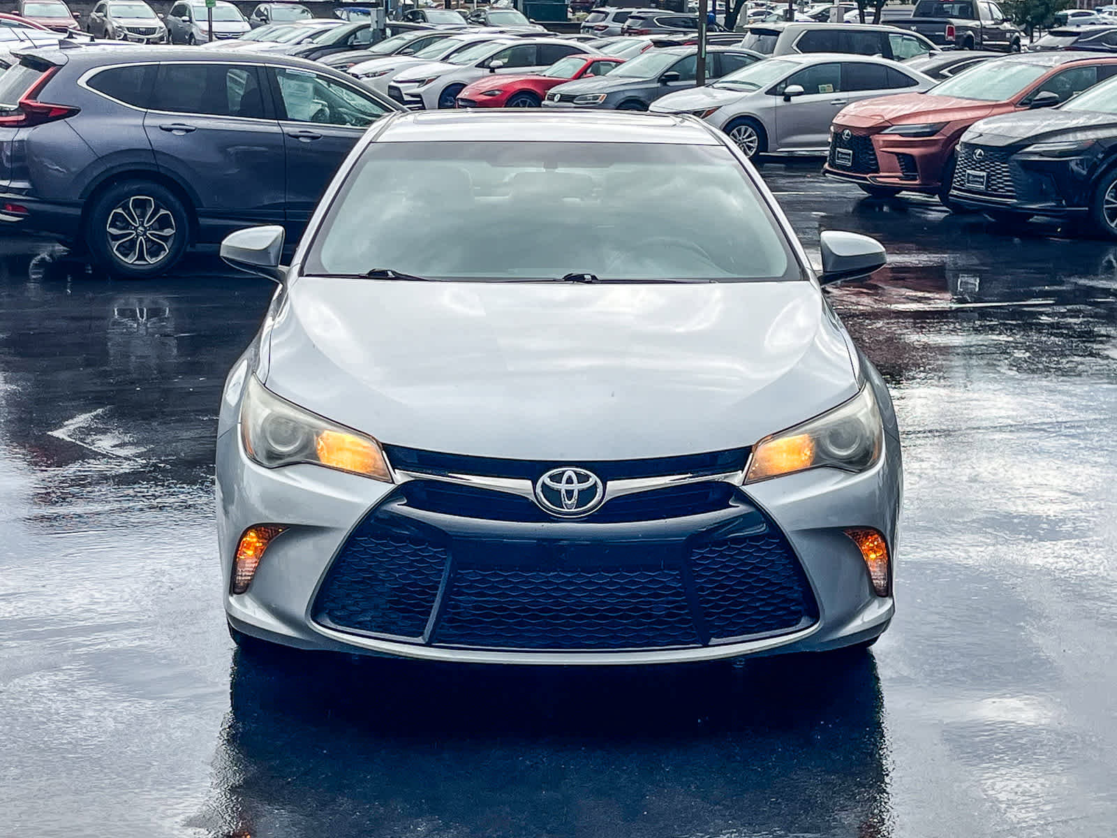 Used 2017 Toyota Camry SE image 6