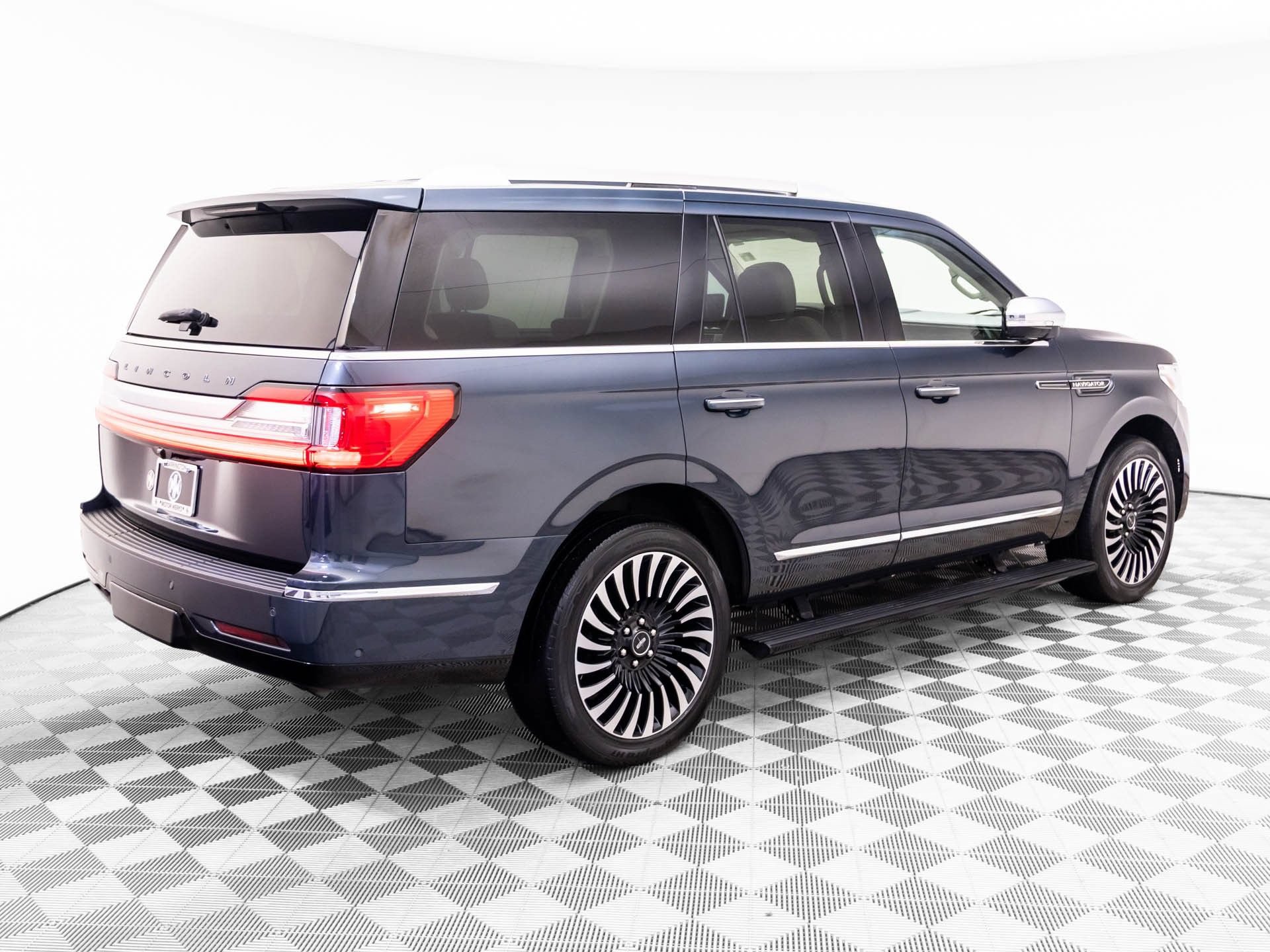 Used 2021 Lincoln Navigator Black Label AWD/4WD image 5