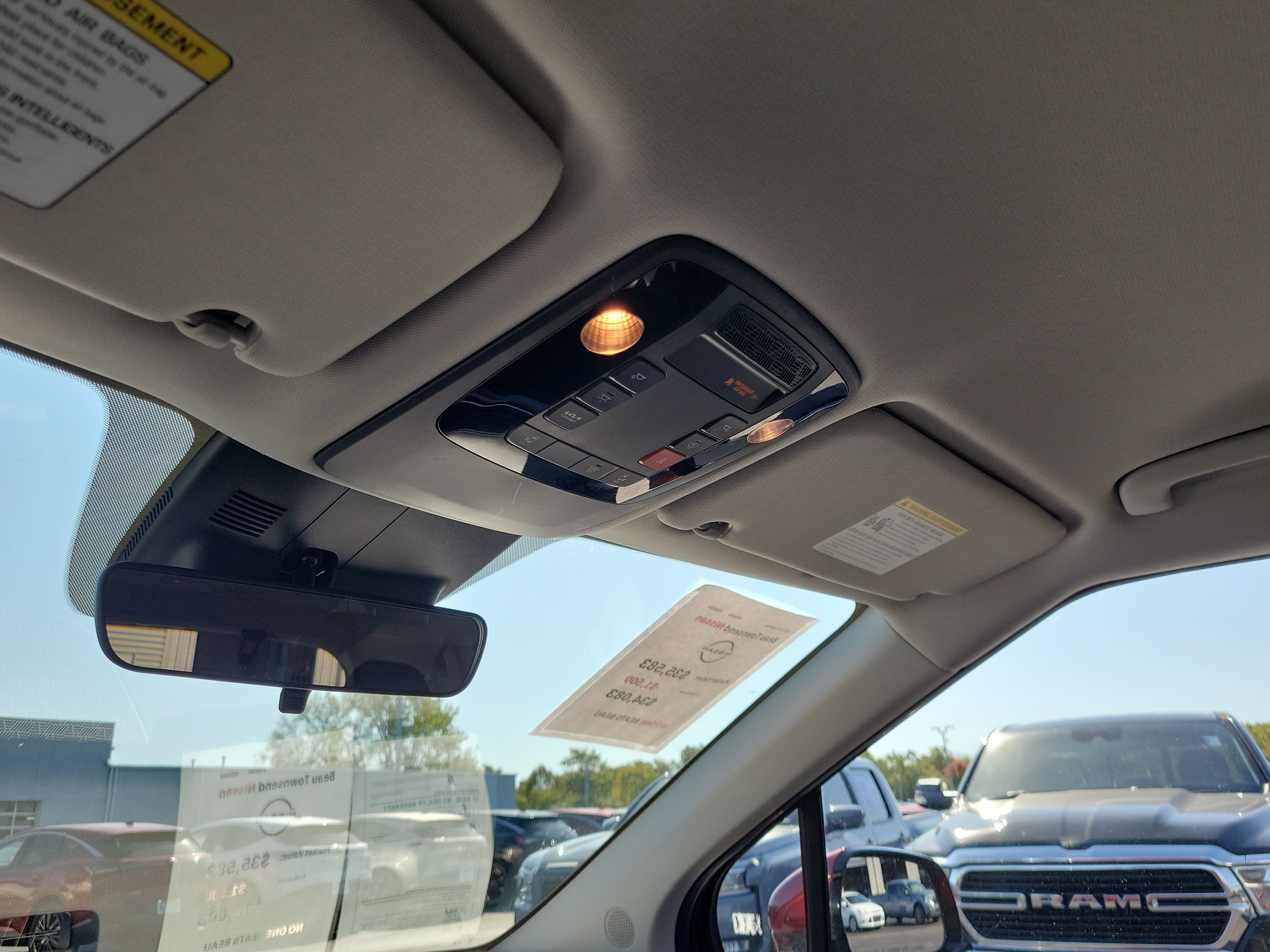 Used 2026 Kia Carnival FWD image 30