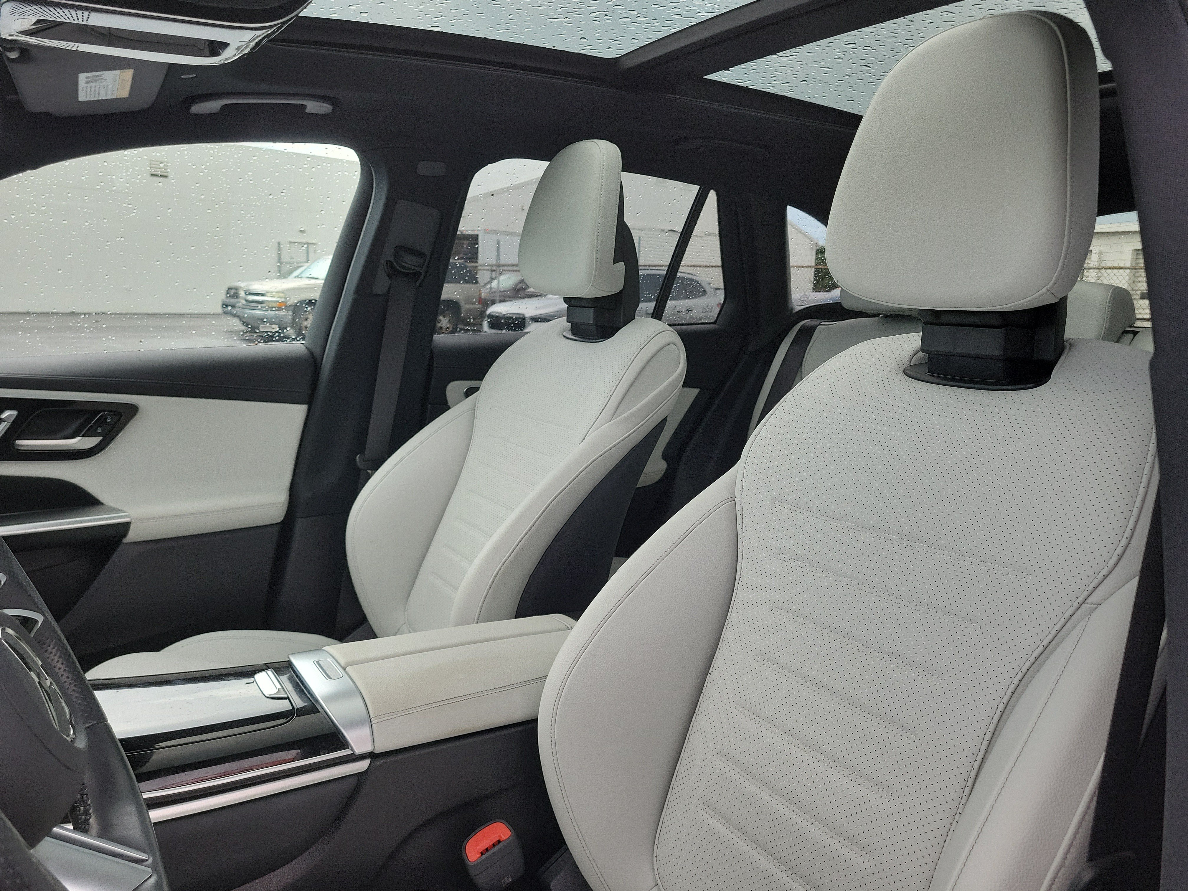 Used 2024 Mercedes-Benz GLC 300 image 22