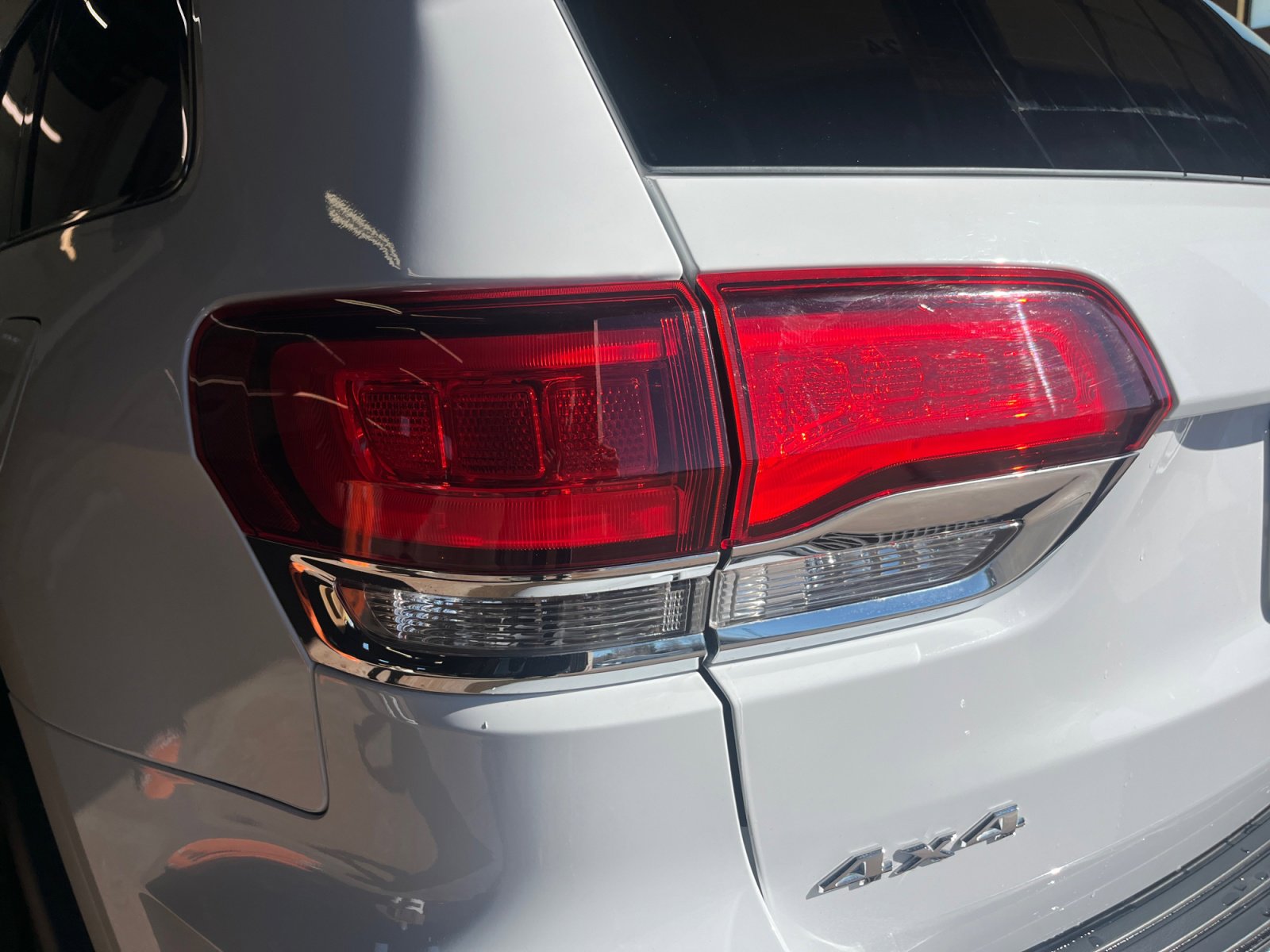 Used 2022 Jeep Grand Cherokee Limited image 27