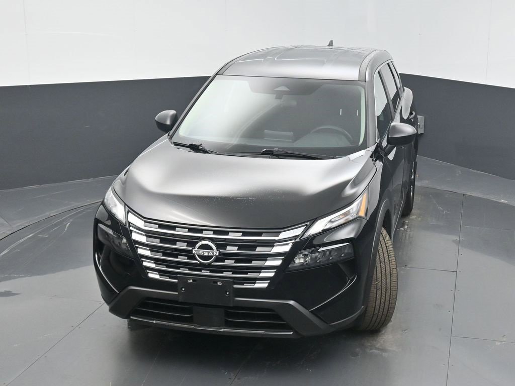 Used 2025 Nissan Rogue S image 38