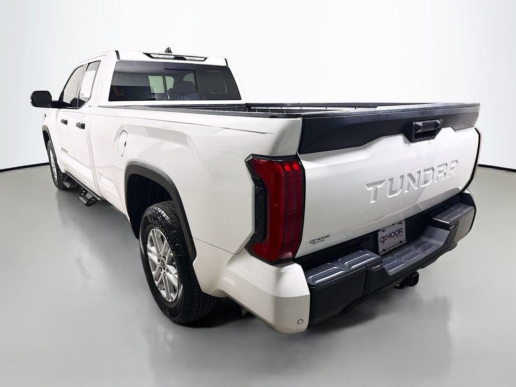 Used 2022 Toyota Tundra SR5 w/ SR5 Convenience Package AWD/4WD image 5