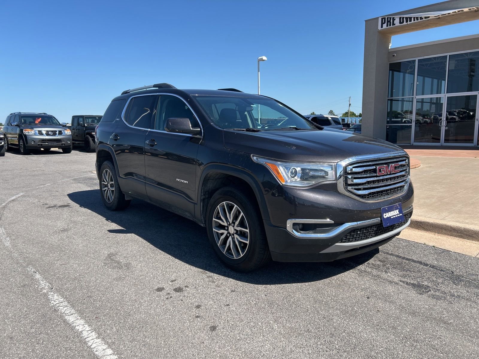 Used 2019 GMC Acadia SLE w/ LPO, Floor Liner Package FWD image 3