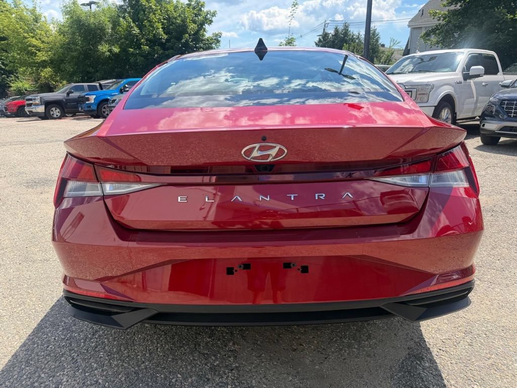 Certified 2023 Hyundai Elantra SEL w/ Preferred Accessory Package FWD image 5