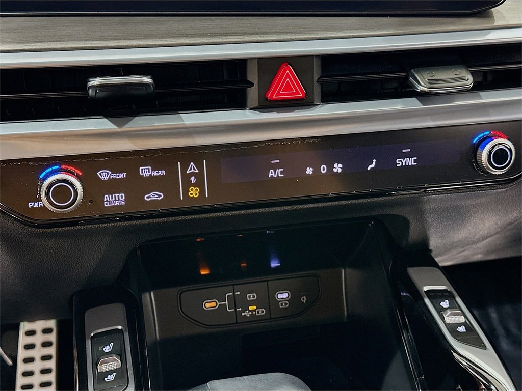 Used 2024 Kia Sorento SX Prestige image 16