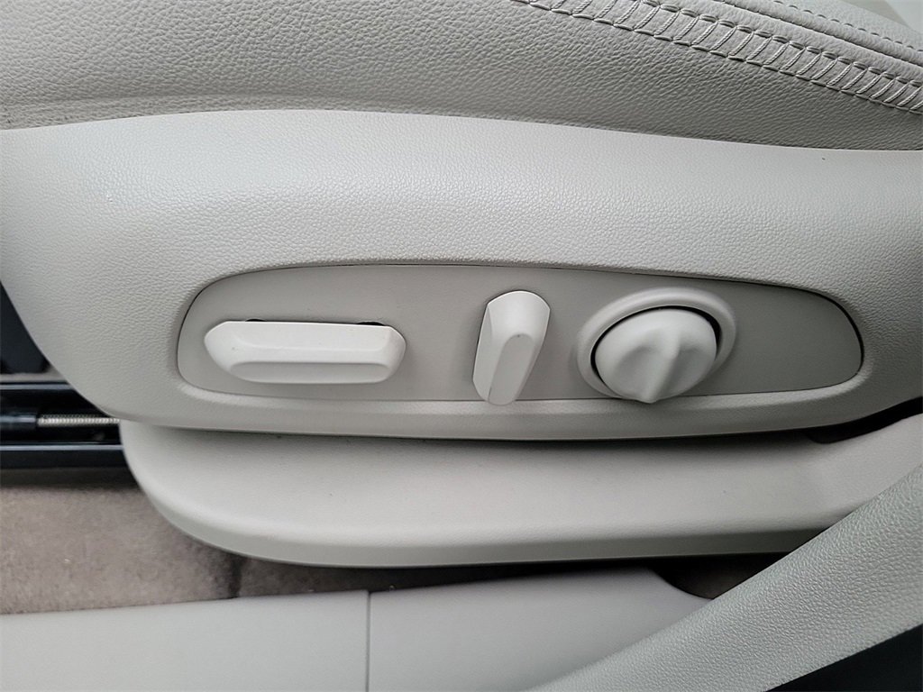 Used 2024 GMC Terrain Denali w/ Denali Premium Package image 16