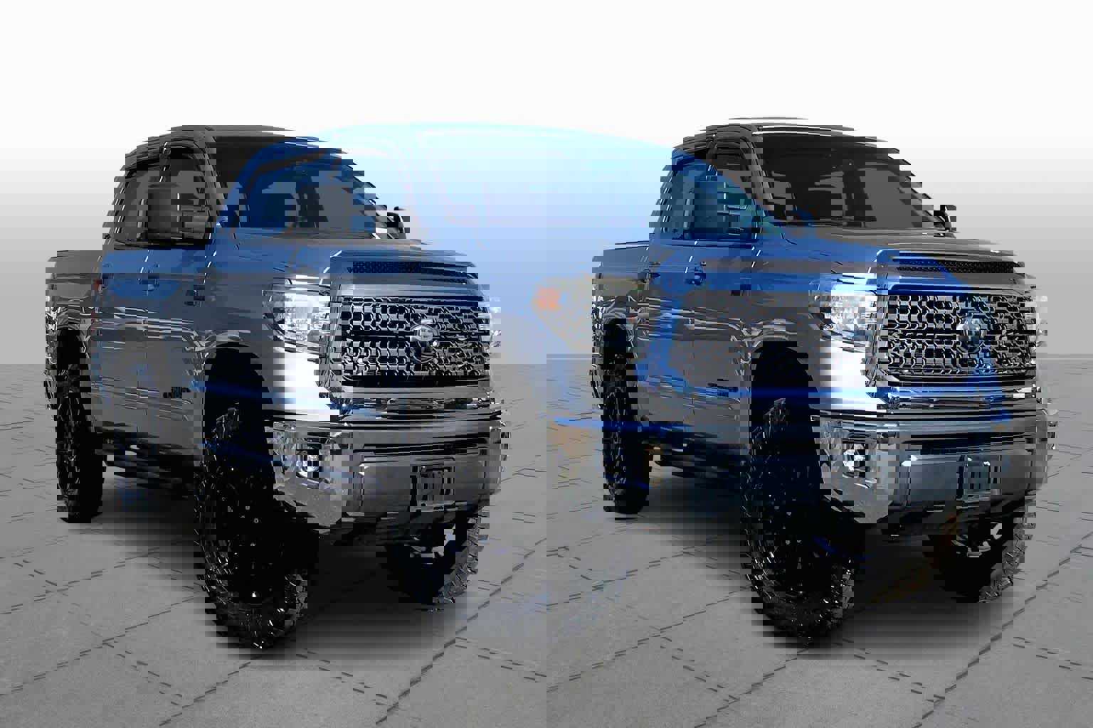 Used 2020 Toyota Tundra SR5 w/ SR5 Upgrade Package image 2