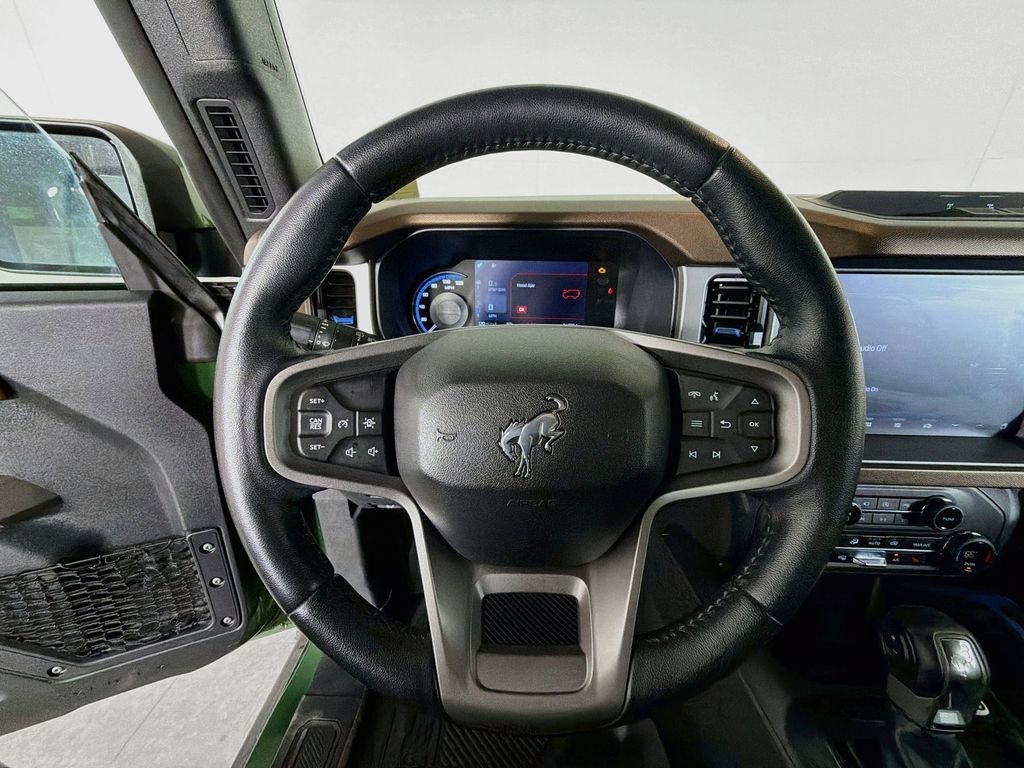 Used 2023 Ford Bronco Outer Banks AWD/4WD image 13
