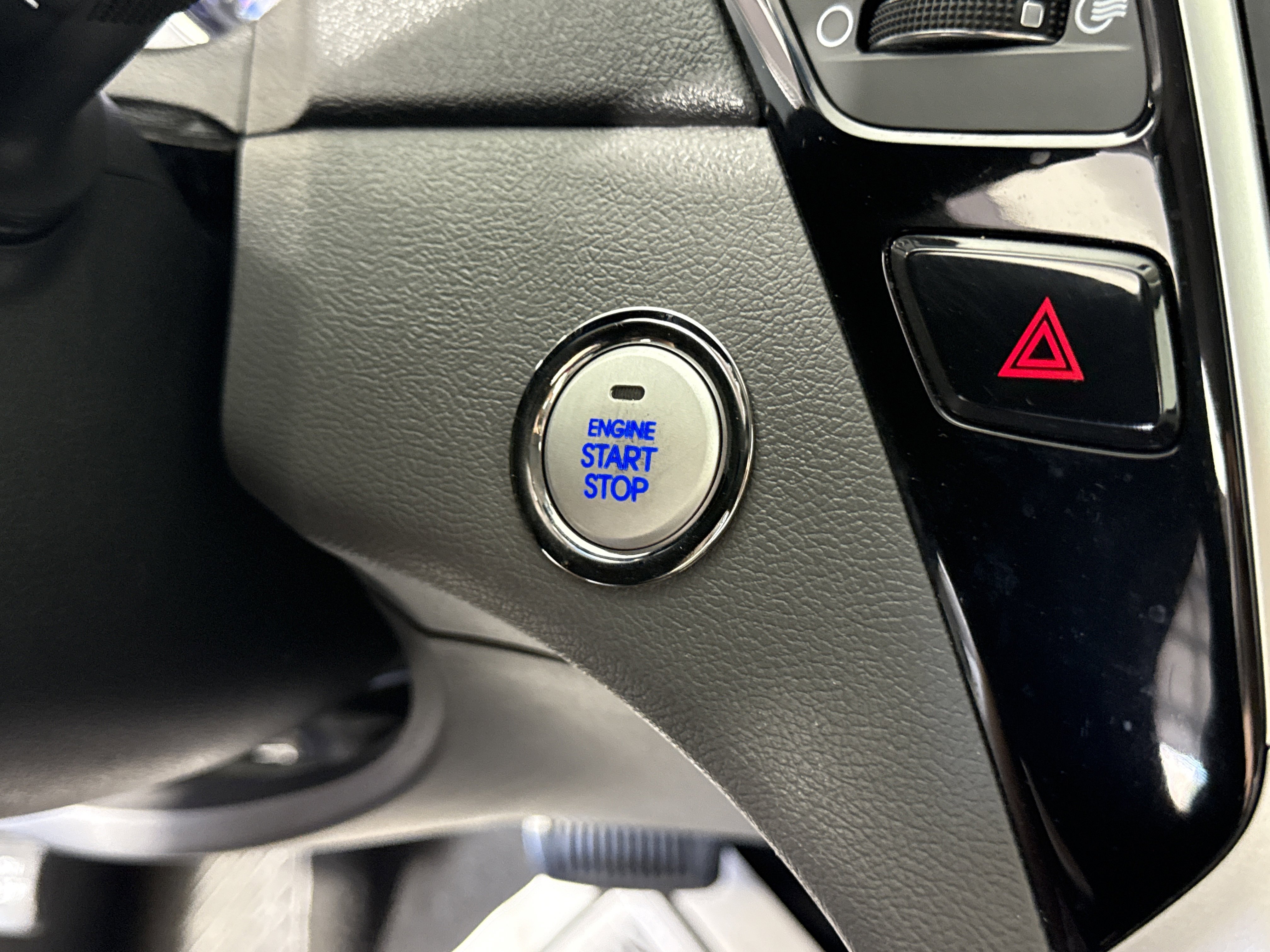 Used 2013 Hyundai Sonata Limited w/ Premium Pkg FWD image 27
