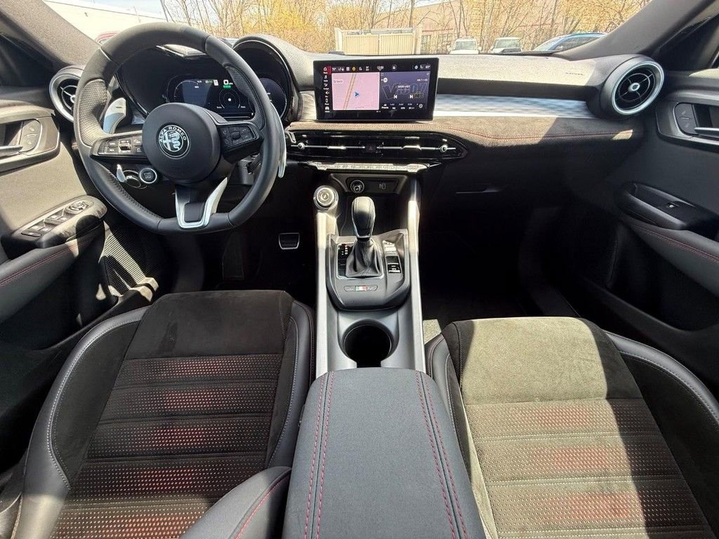 Used 2024 Alfa Romeo Tonale Veloce AWD/4WD image 13