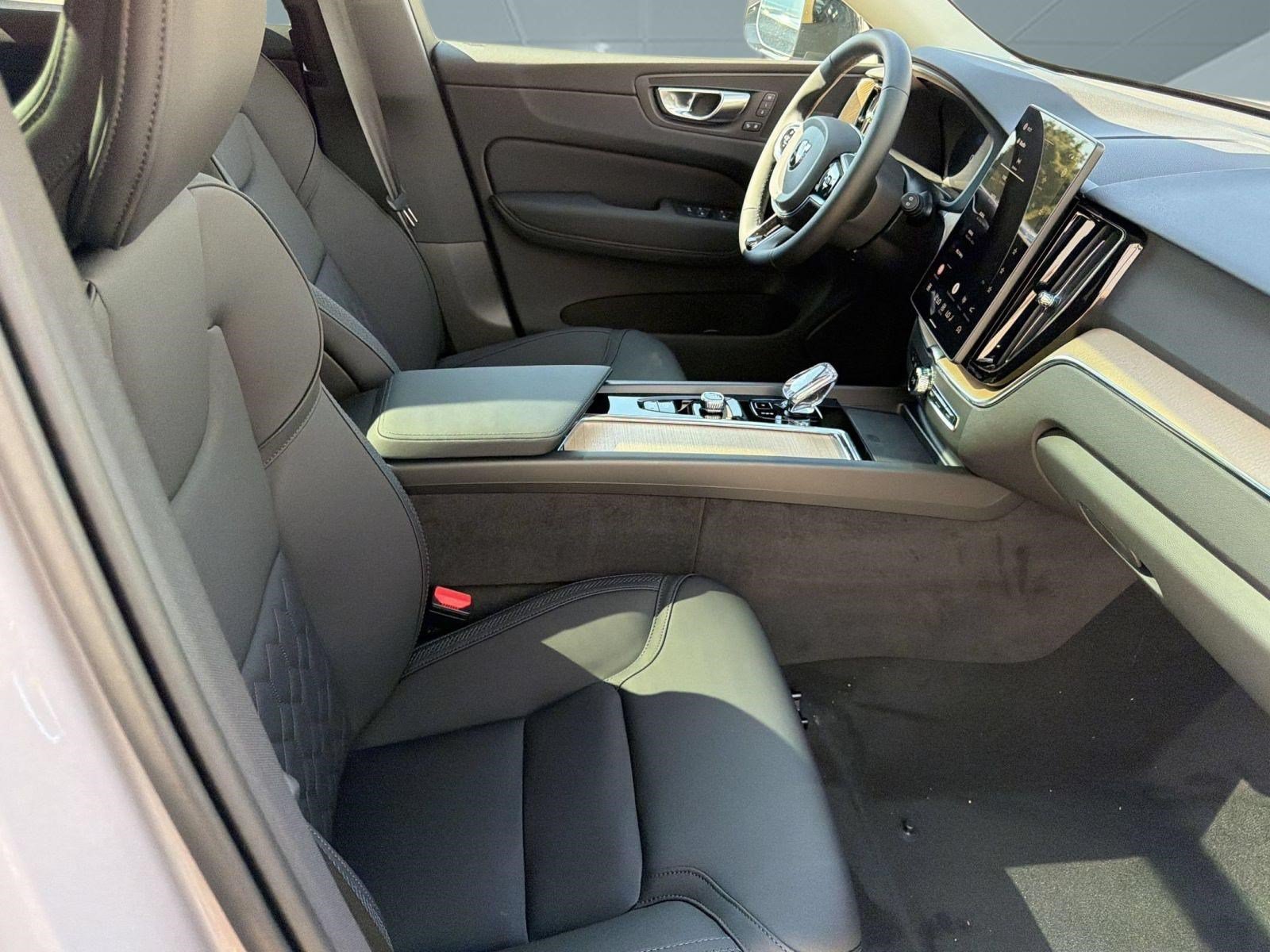New 2026 Volvo XC60 T8 Plus w/ Climate Package AWD/4WD image 23