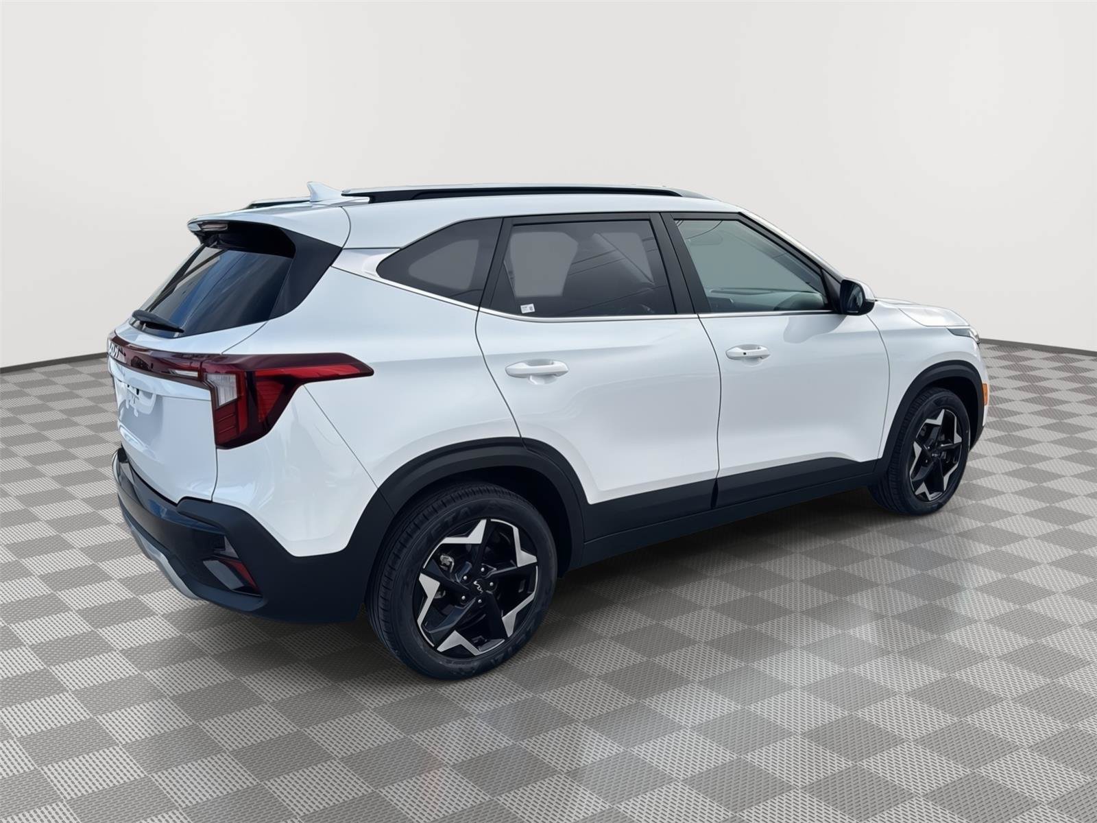 Used 2024 Kia Seltos EX FWD image 5