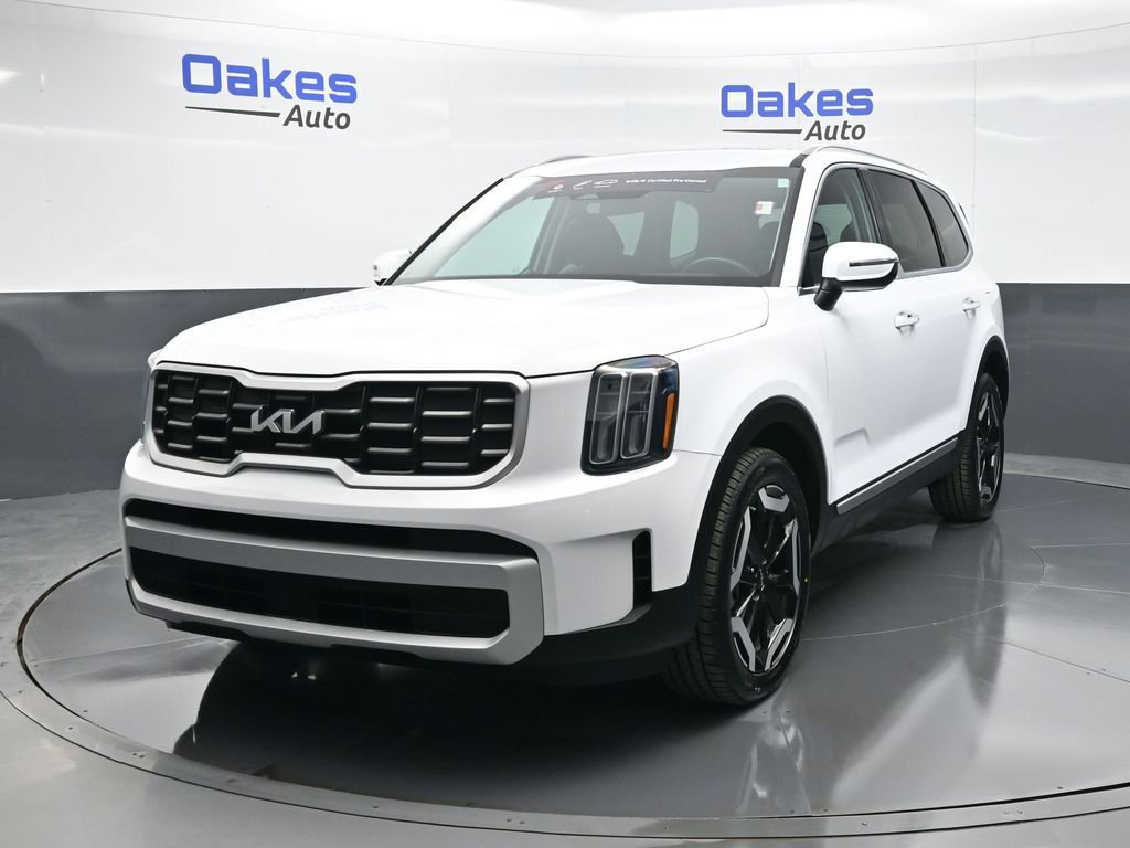 Certified 2024 Kia Telluride S w/ S Sunroof Package image 4