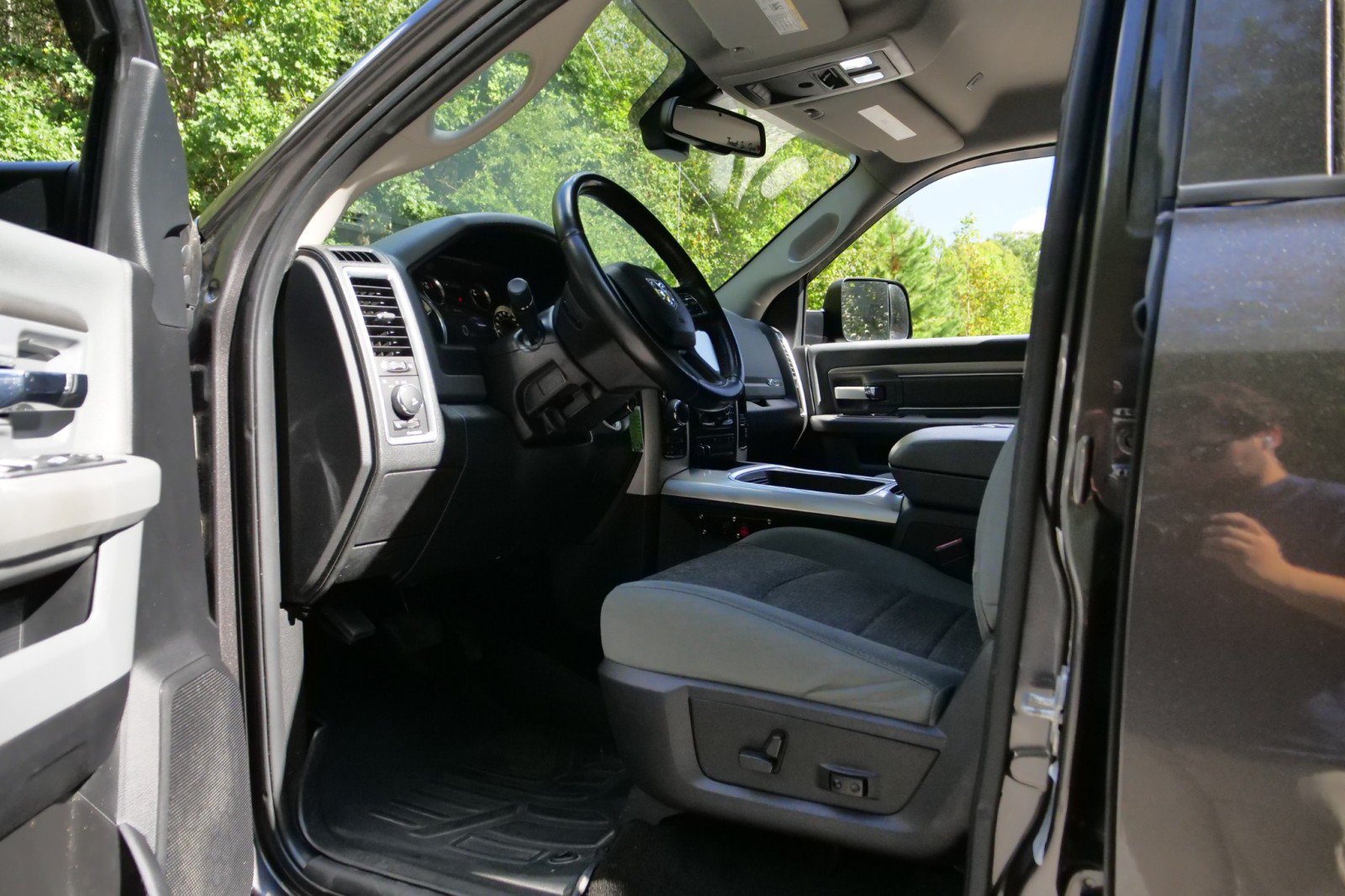 Used 2017 RAM 1500 Big Horn AWD/4WD image 29