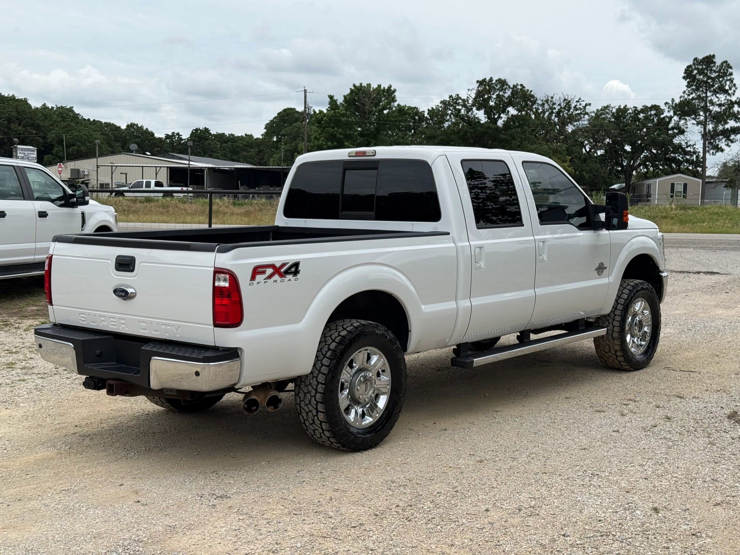 Used 2015 Ford F250 Lariat w/ FX4 Off-Road Package AWD/4WD image 3