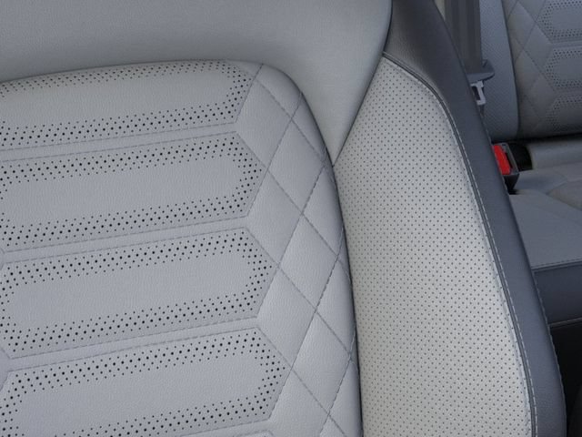 New 2024 Ford Escape SE w/ PHEV Premium Package FWD image 17