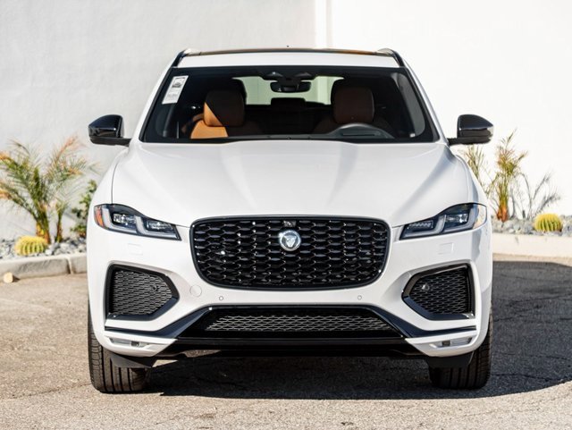New 2026 Jaguar F-PACE R-Dynamic S image 3