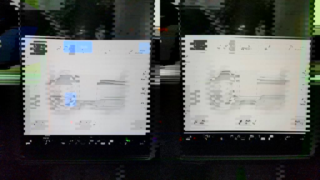 Used 2024 Tesla Model X image 23