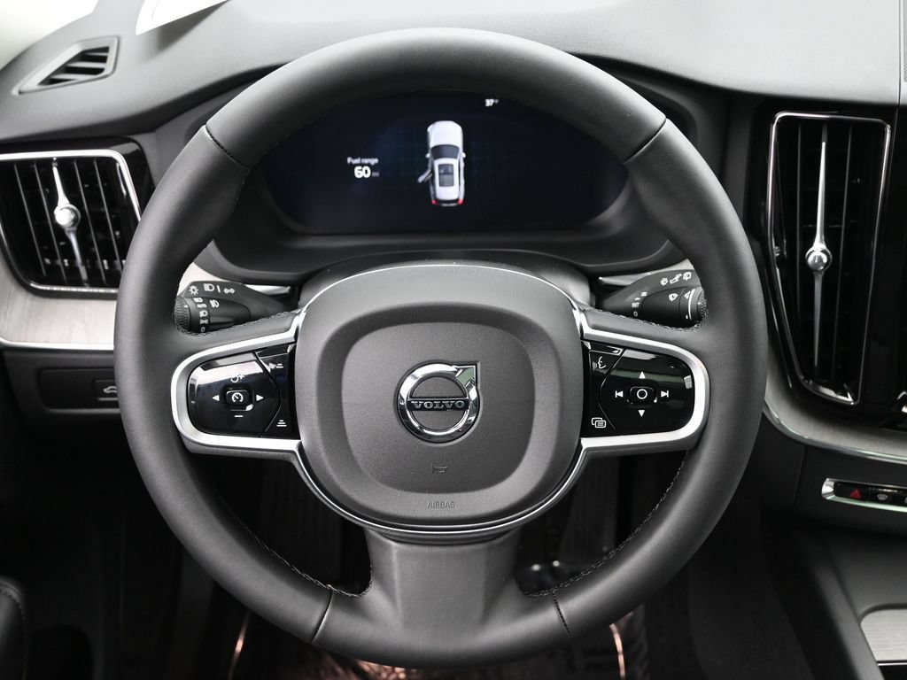 Used 2025 Volvo XC60 B5 Plus w/ Protection Package Premier AWD/4WD image 24