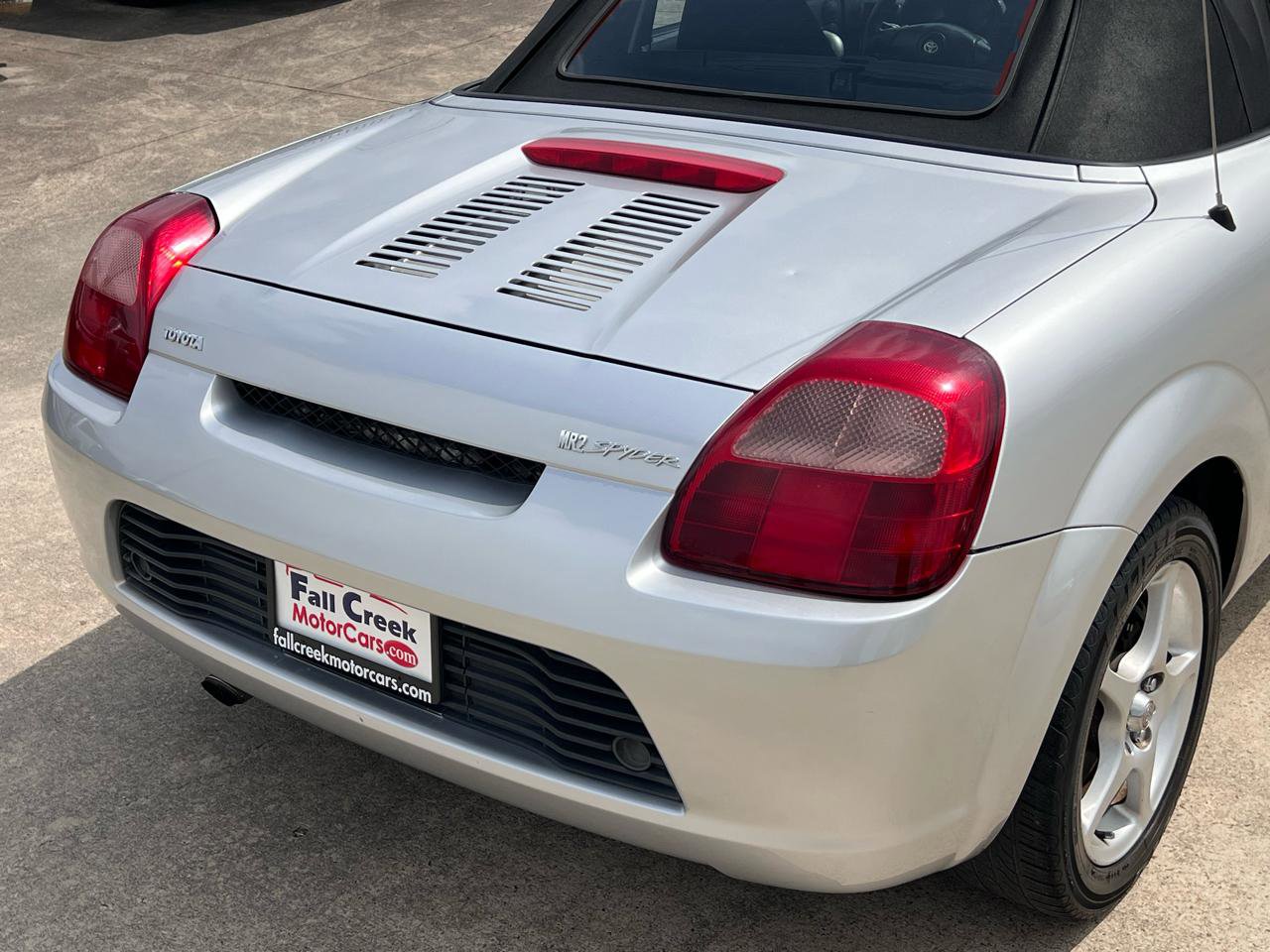 Used 2002 Toyota MR2 RWD image 10