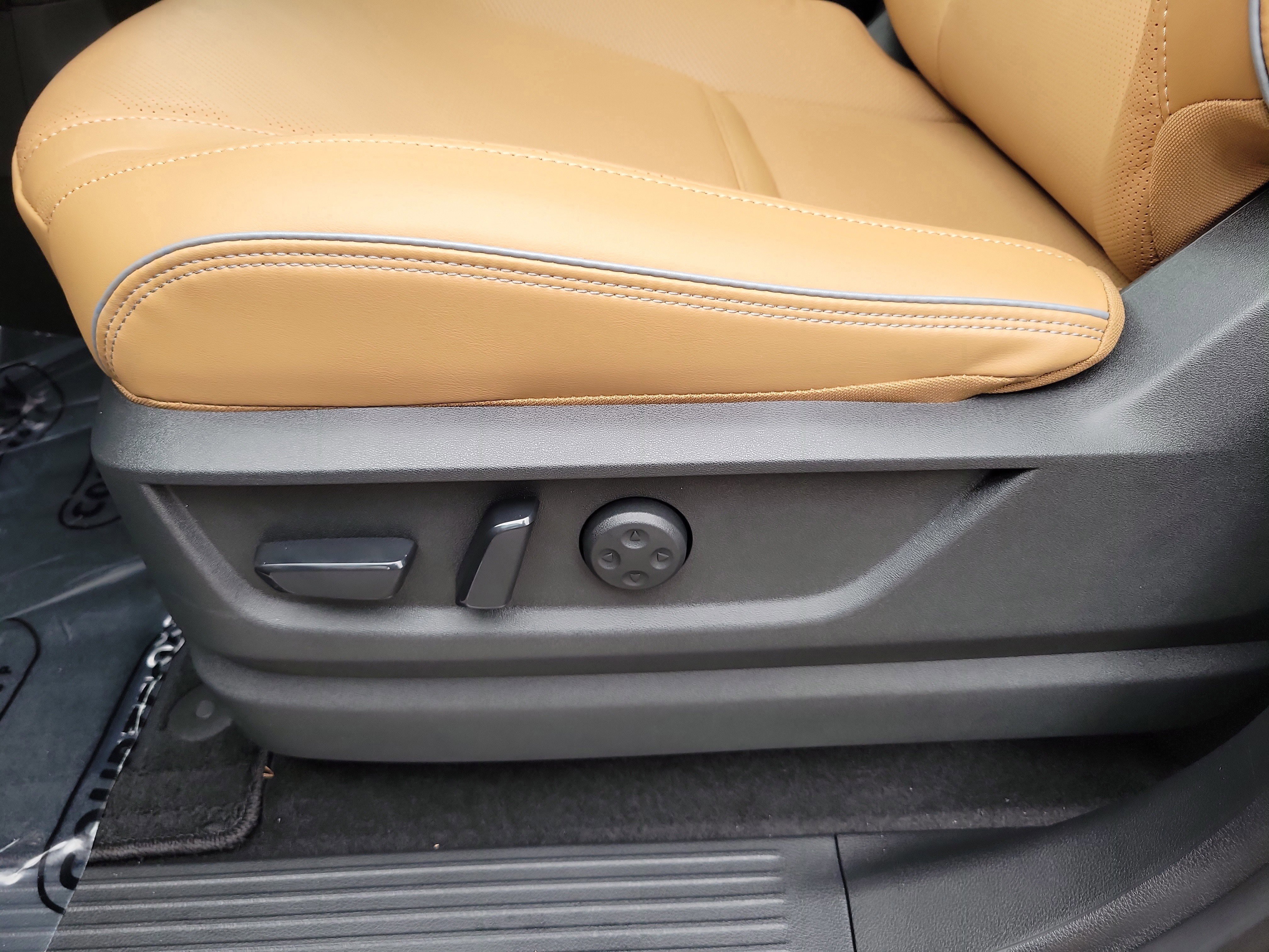 New 2026 INFINITI QX80 Luxe image 17