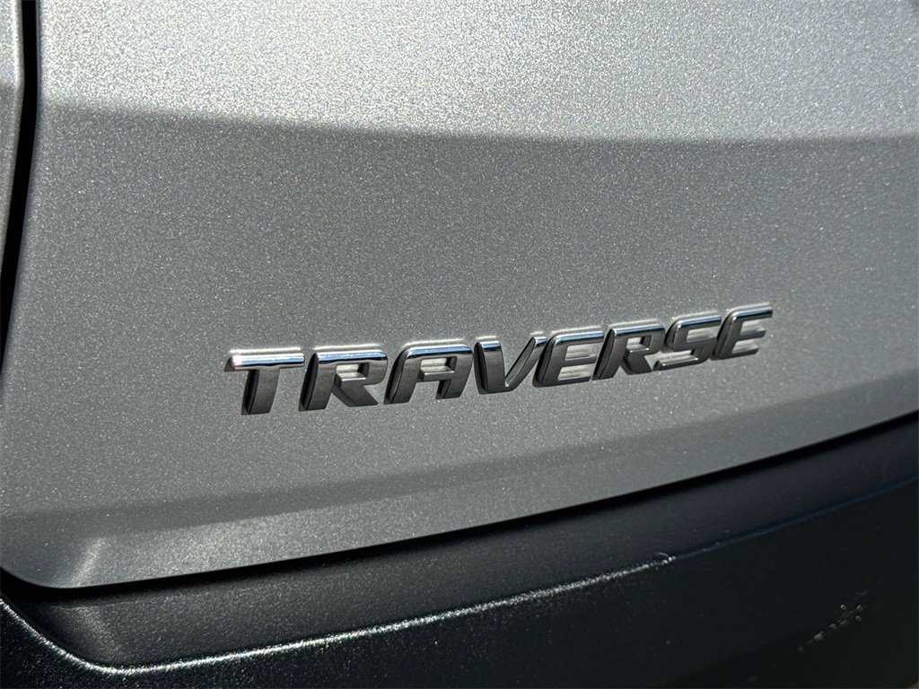 Used 2021 Chevrolet Traverse LS image 12