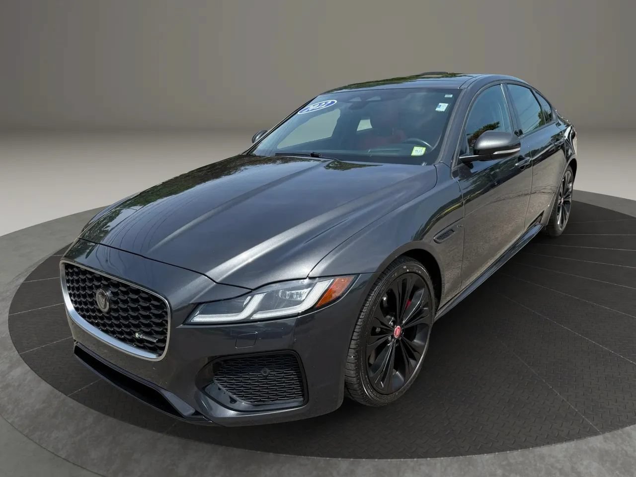 Used 2022 Jaguar XF R-Dynamic SE AWD/4WD image 11