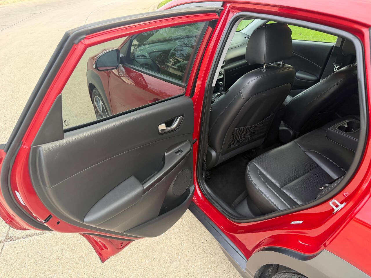Used 2021 Hyundai Kona Limited AWD/4WD image 36