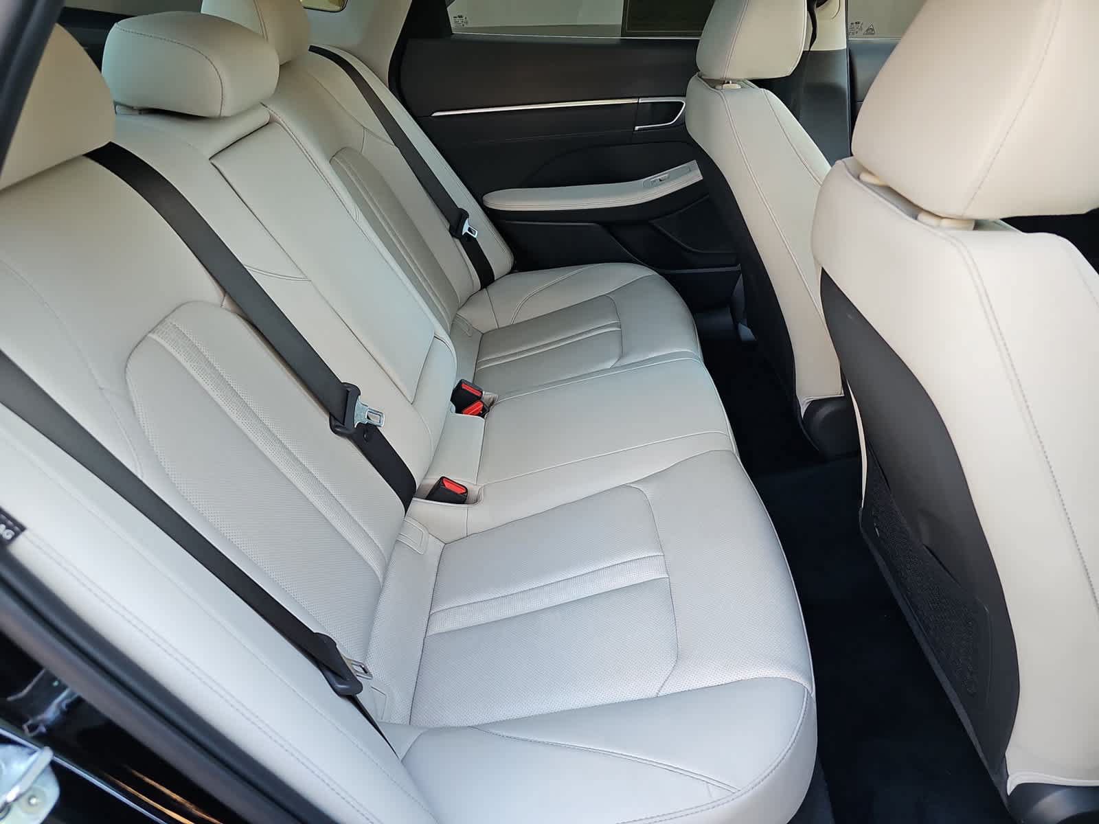 Used 2022 Hyundai Sonata Limited FWD image 17
