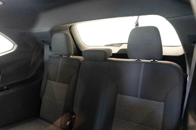 Used 2025 GMC Acadia Elevation image 23