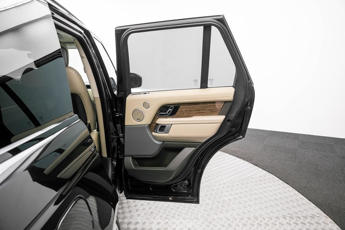 Used 2020 Land Rover Range Rover HSE AWD/4WD image 13