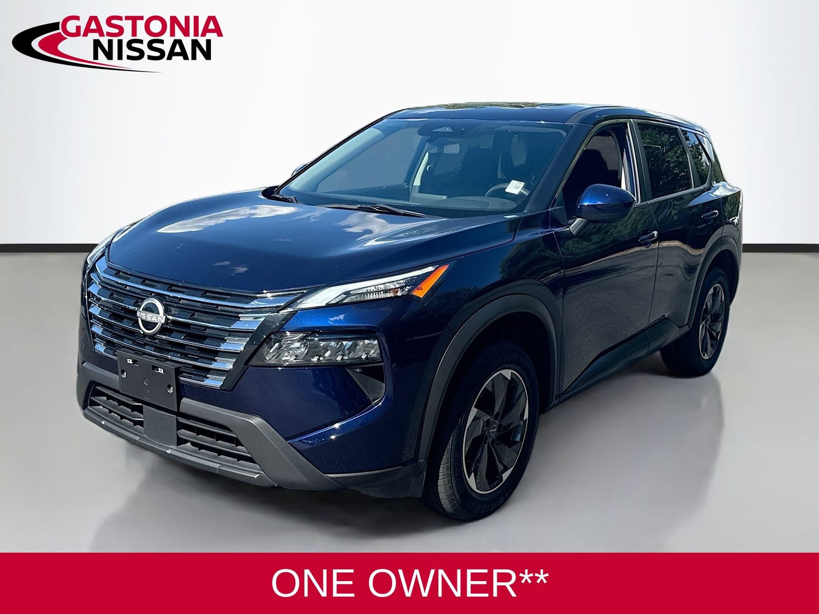 Used 2024 Nissan Rogue SV AWD/4WD image 3