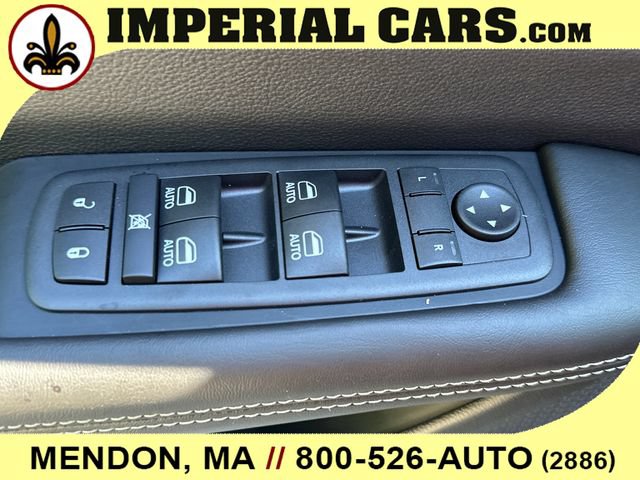 New 2027 Chrysler Pacifica Select AWD/4WD image 21