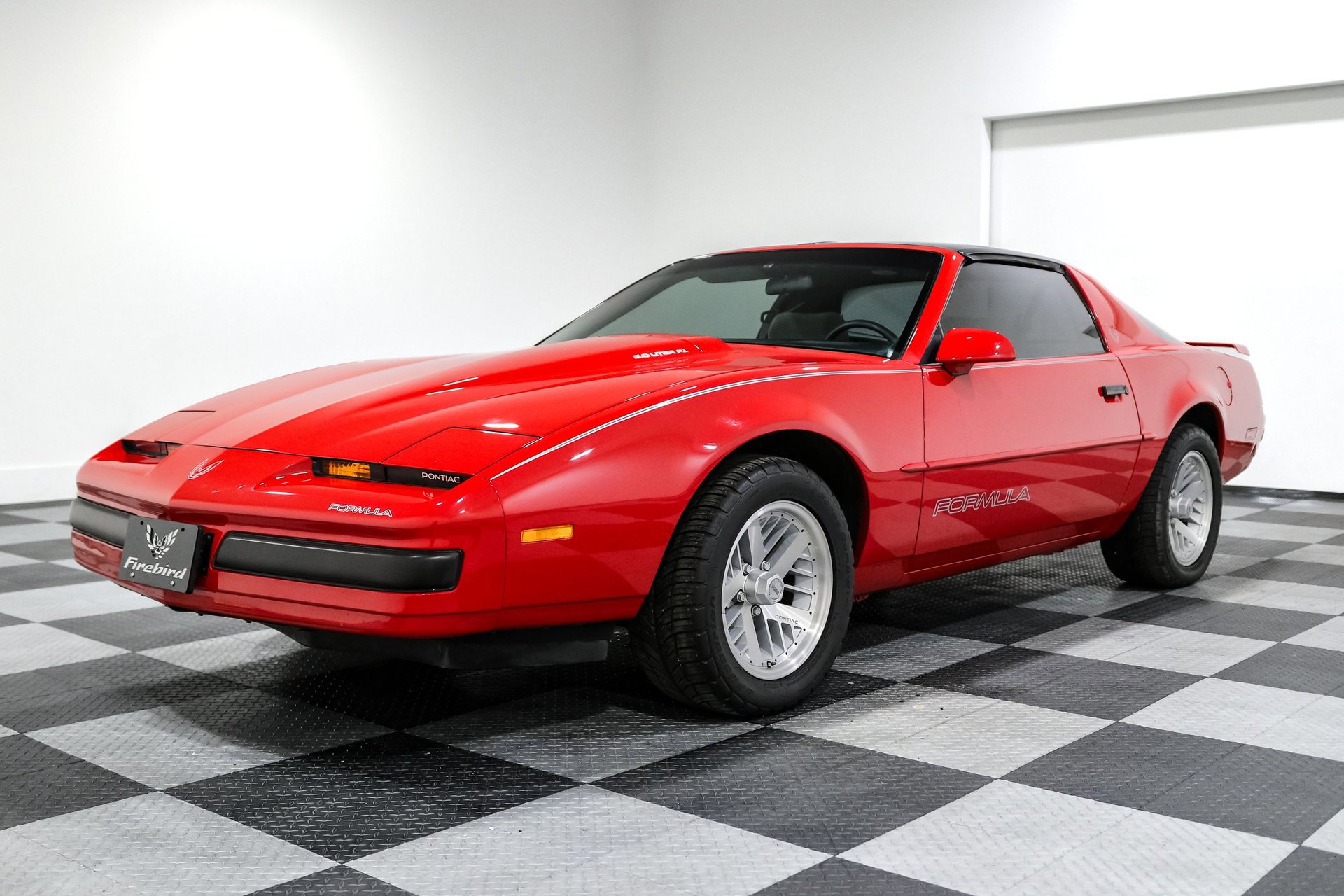 Used 1989 Pontiac Firebird Formula RWD image 3