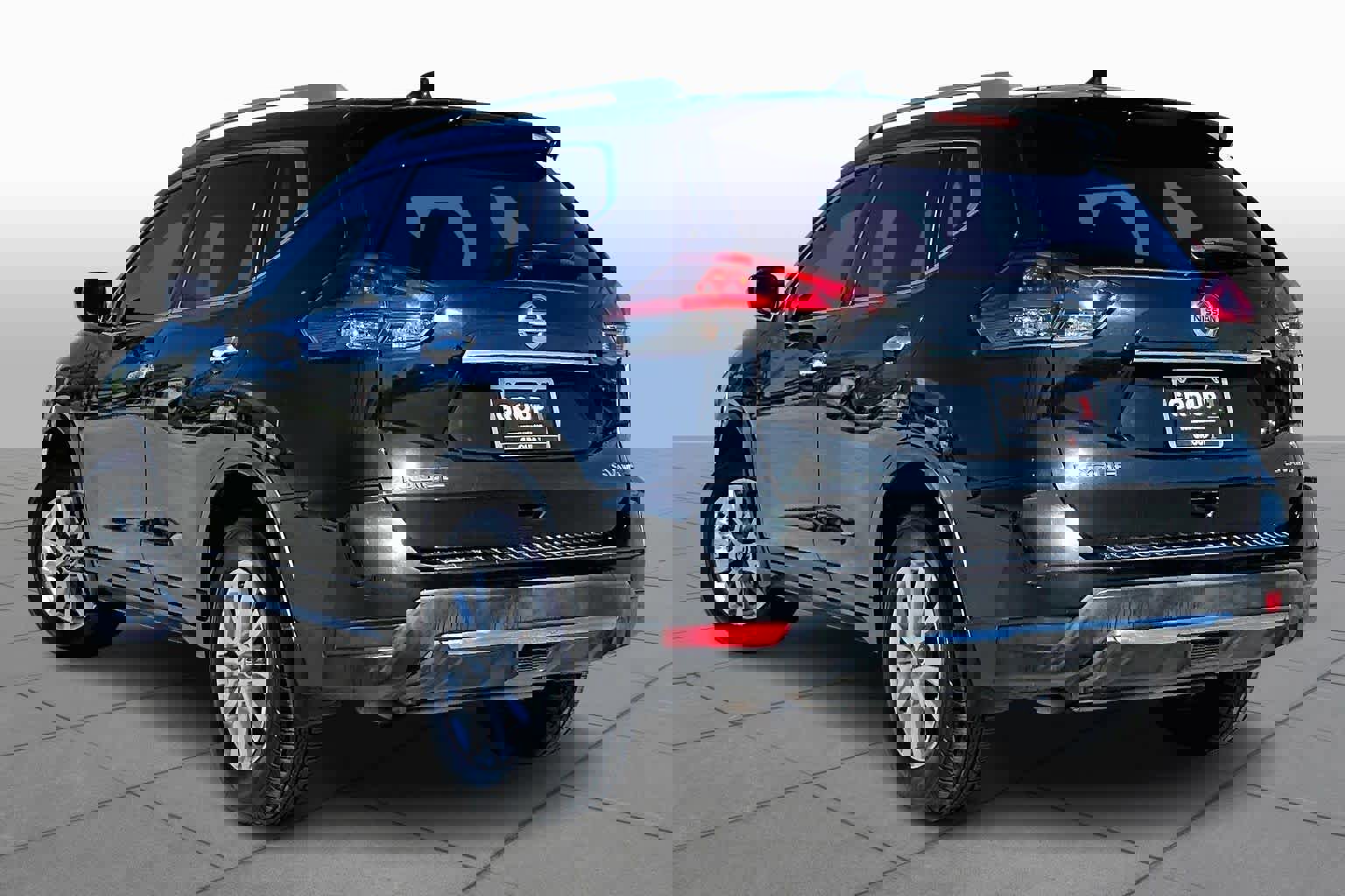 Used 2018 Nissan Rogue SV image 12