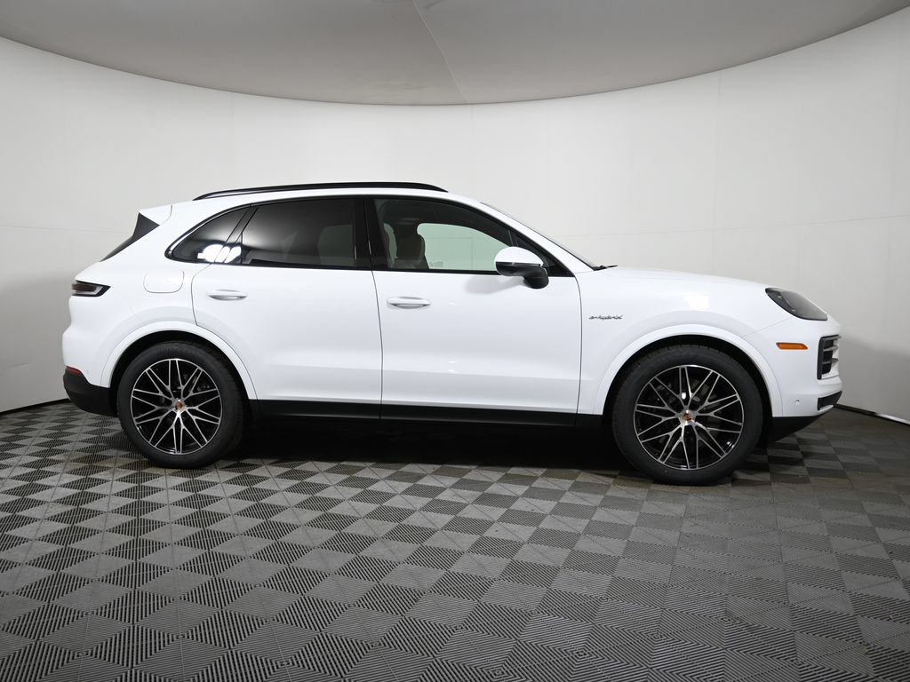 Used 2026 Porsche Cayenne E-Hybrid AWD/4WD image 8