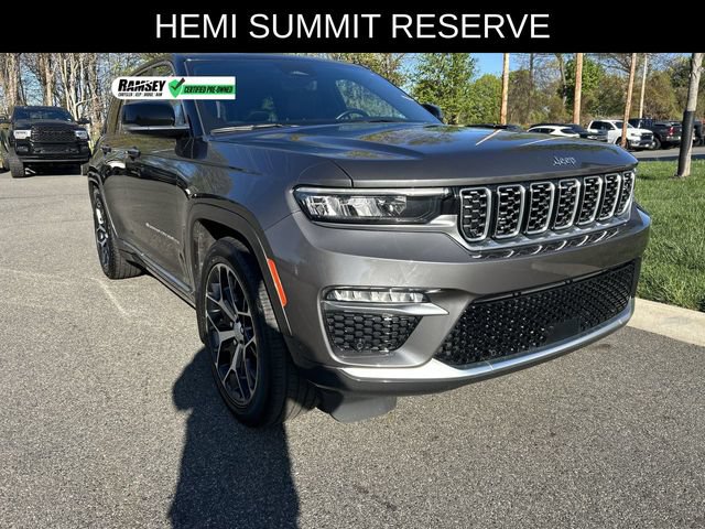 Used 2022 Jeep Grand Cherokee Summit AWD/4WD image 2