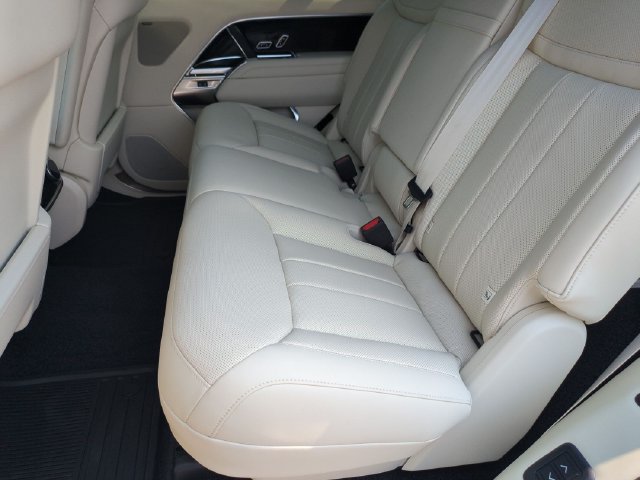 New 2026 Land Rover Range Rover Long Wheelbase SE AWD/4WD image 15
