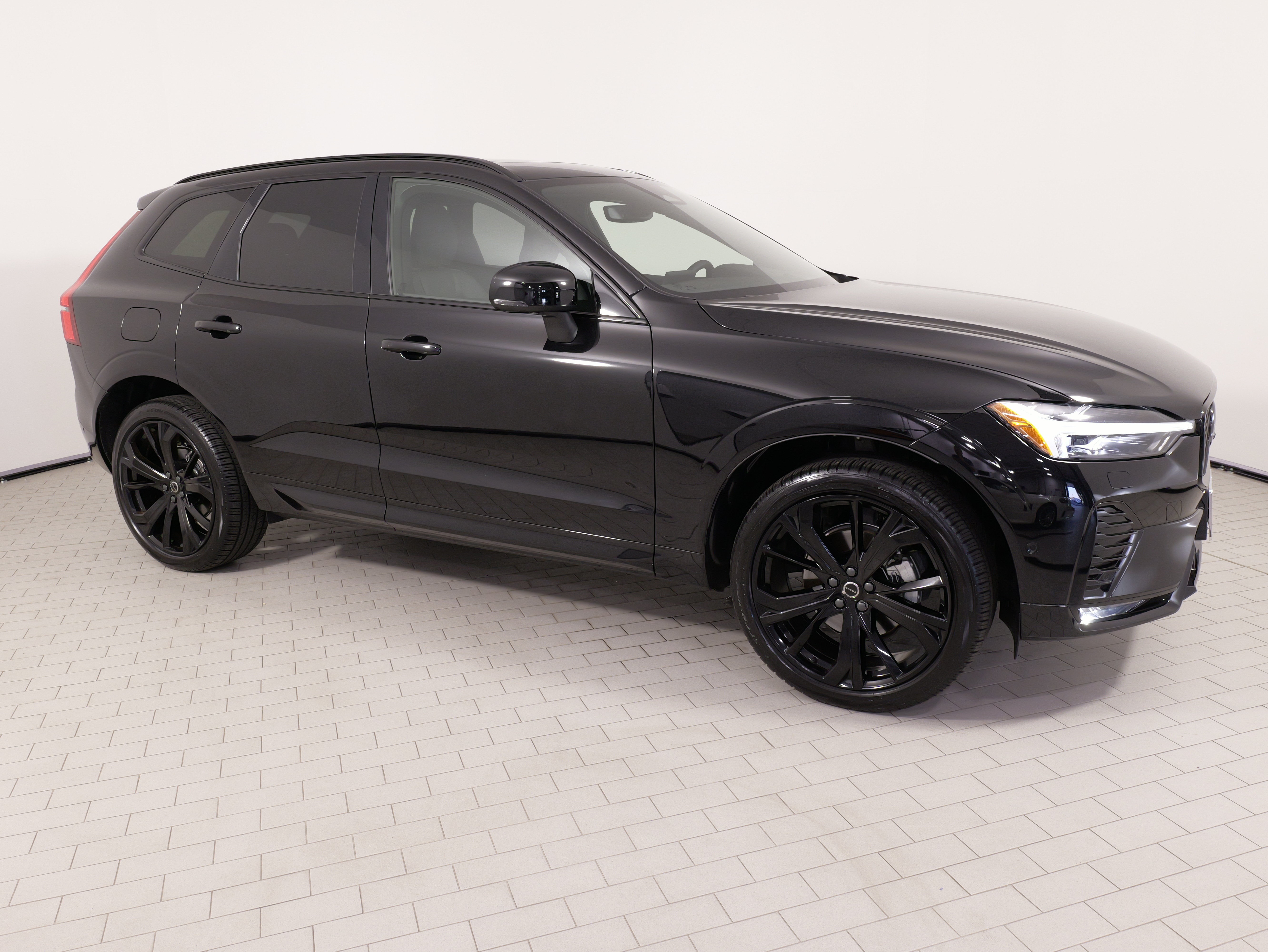 Used 2026 Volvo XC60 B5 Ultra w/ Protection Package Premier AWD/4WD image 8