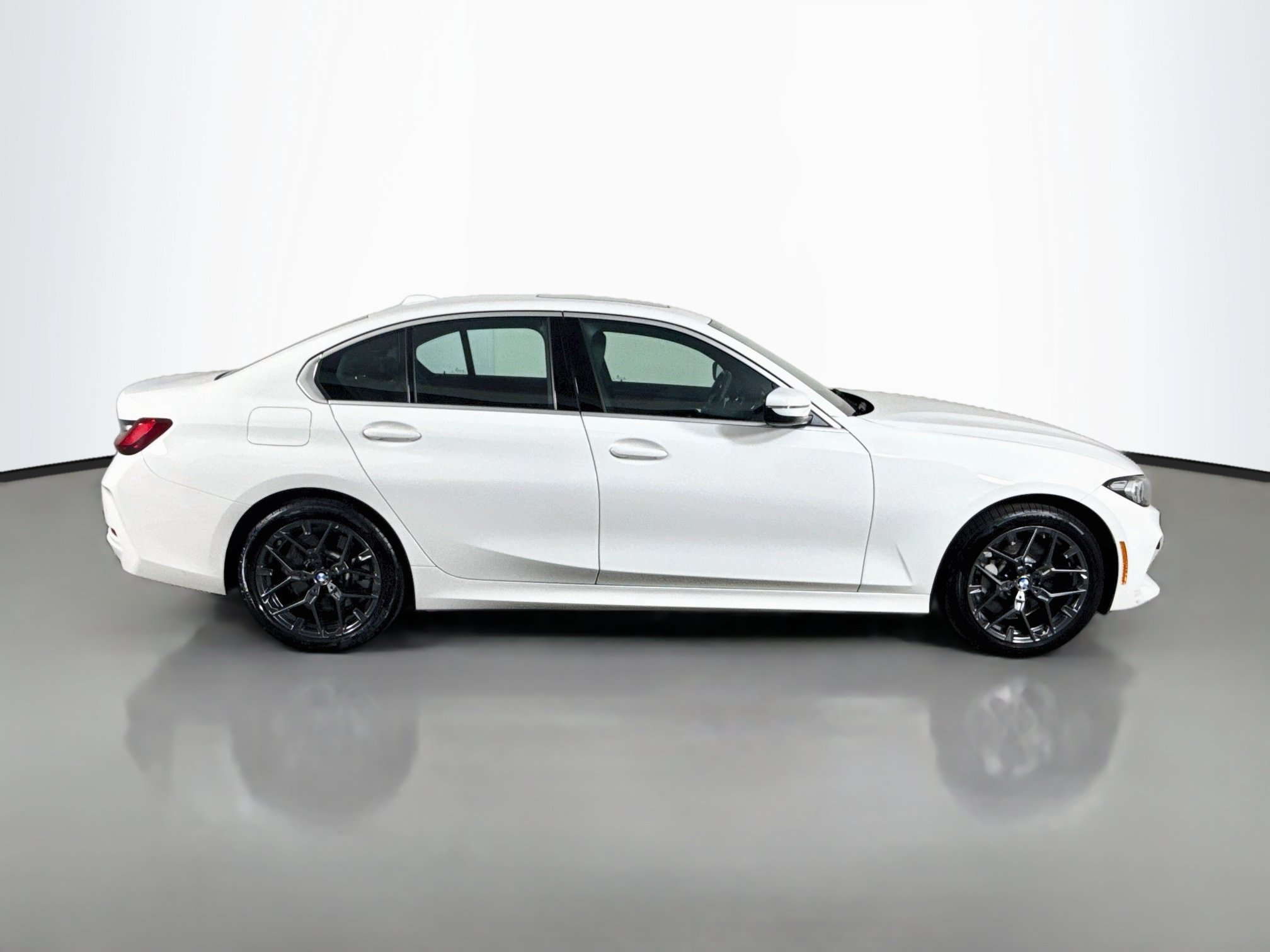 Used 2026 BMW 330i xDrive Sedan AWD/4WD image 11