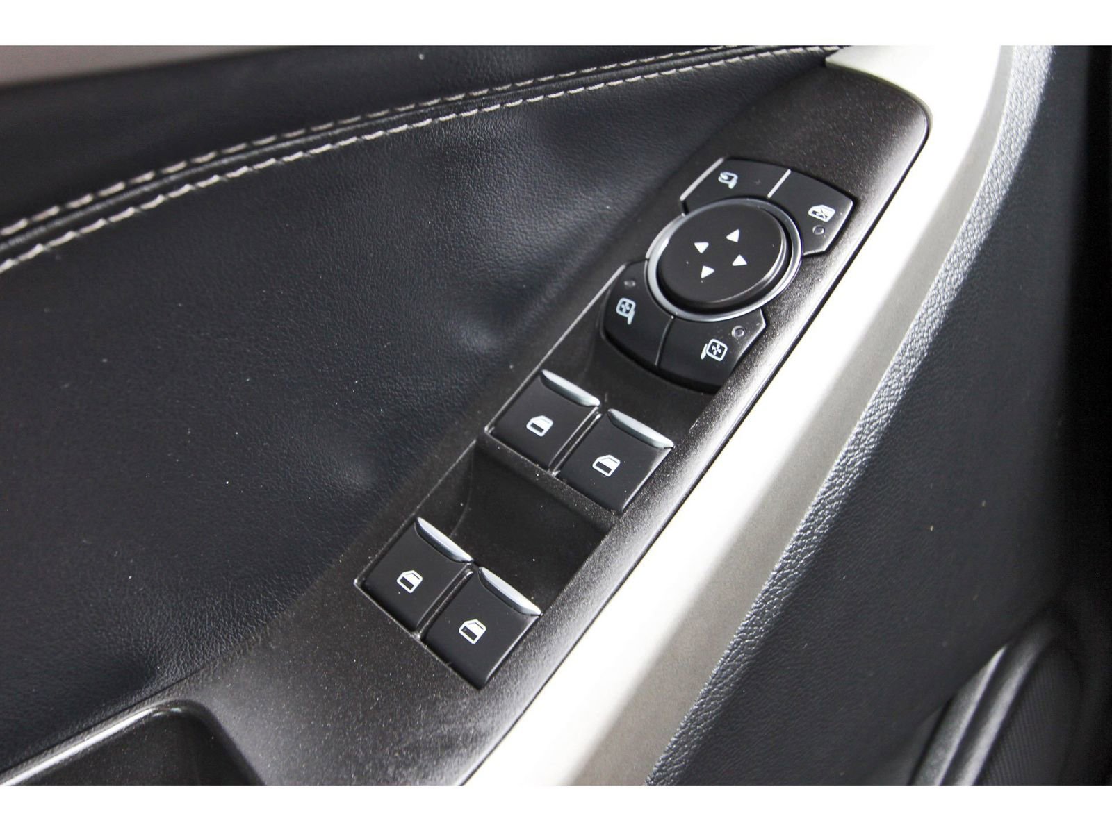 Used 2021 Ford Explorer Limited w/ Equipment Group 301A AWD/4WD image 19