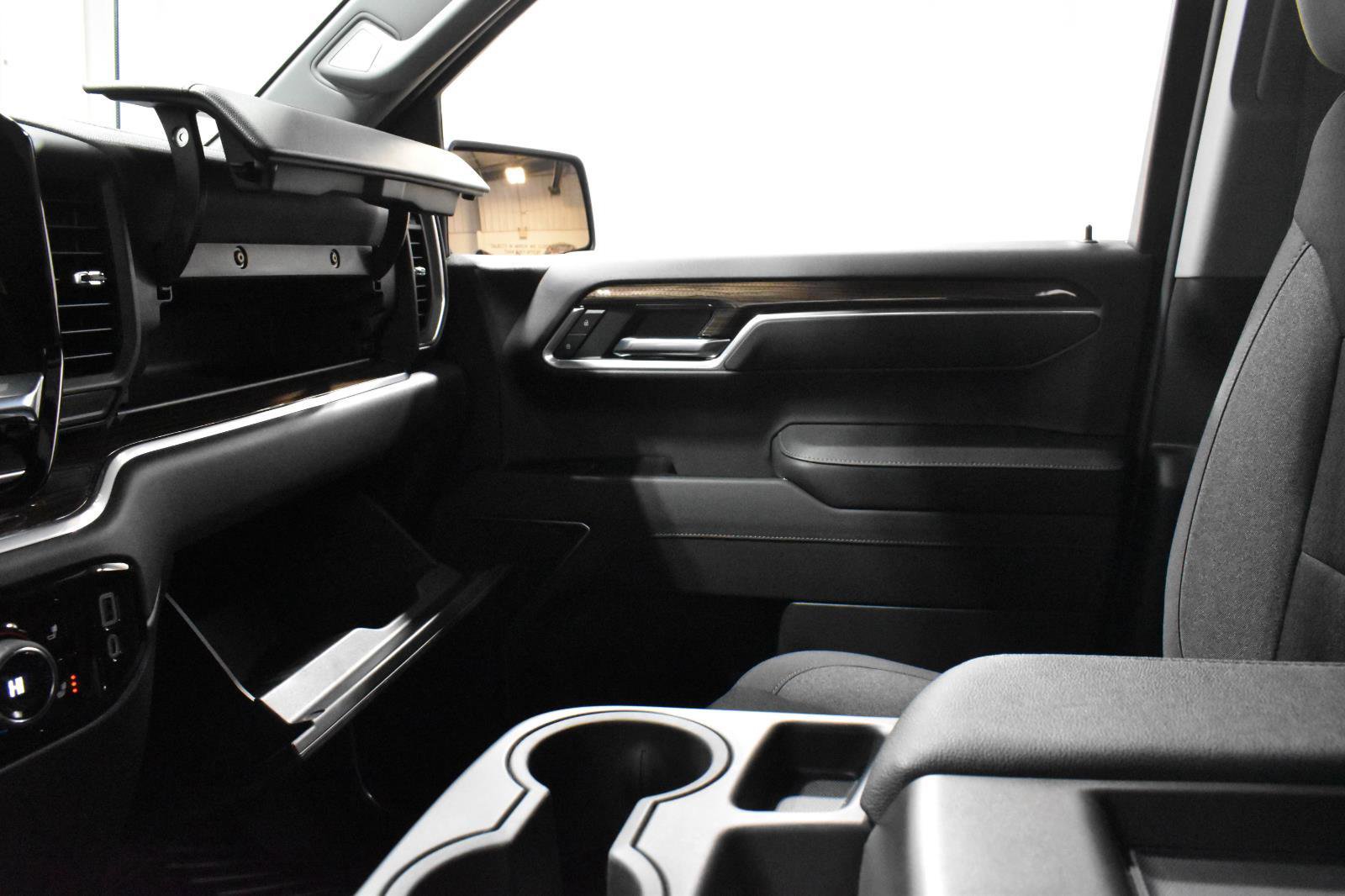 Used 2026 Chevrolet Silverado 1500 LT AWD/4WD image 24