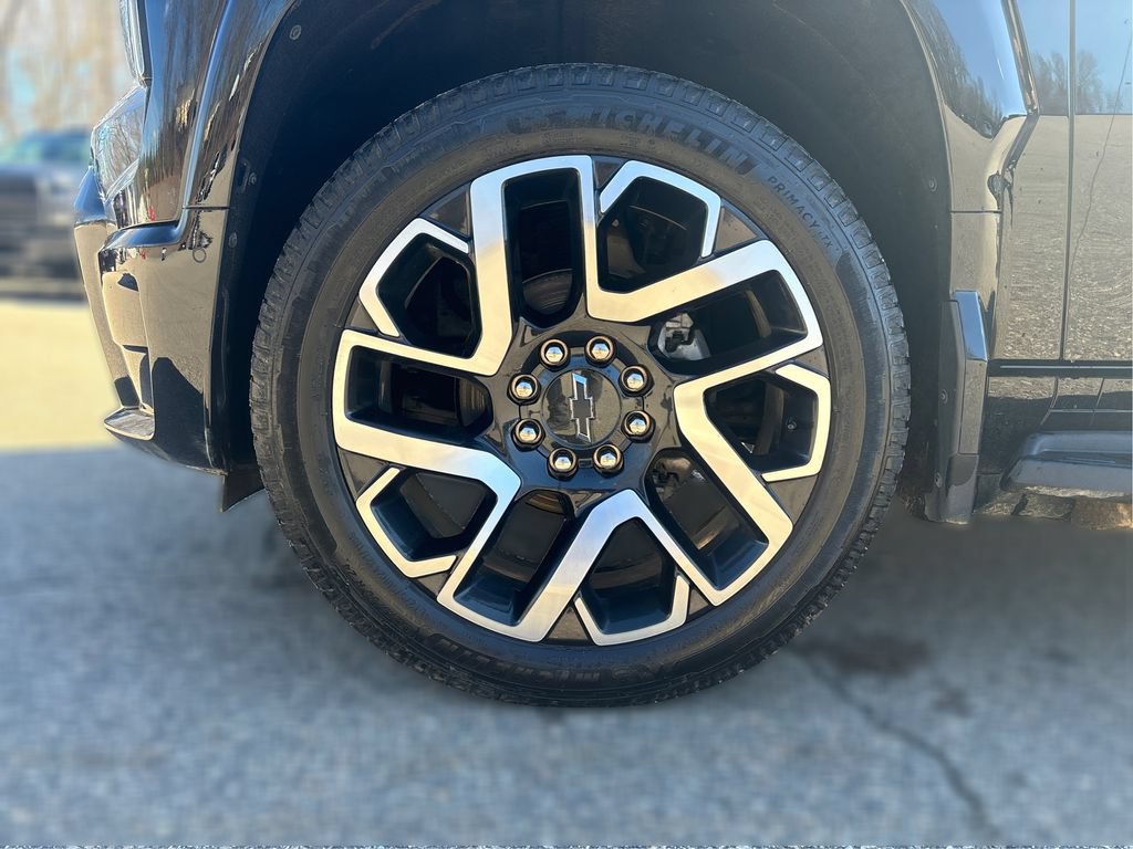 Certified 2025 Chevrolet Silverado EV RST AWD/4WD image 24