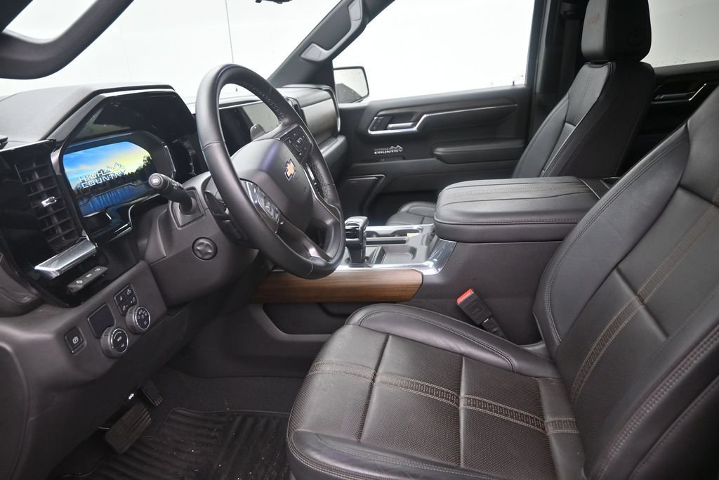 Used 2023 Chevrolet Silverado 1500 High Country w/ Technology Package RWD image 12