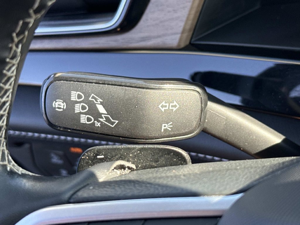 Used 2024 Volkswagen Atlas SE AWD/4WD image 23
